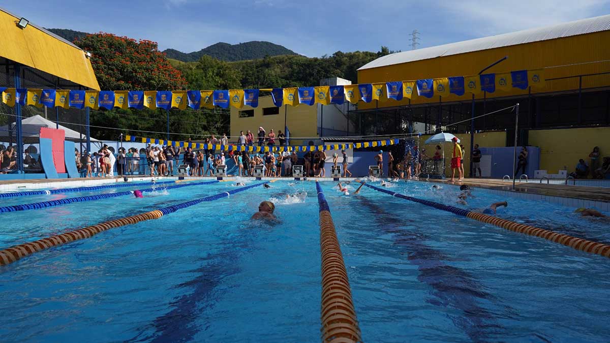 Festival de Nado Livre bate recorde de público e define atletas para seleção de São Sebastião