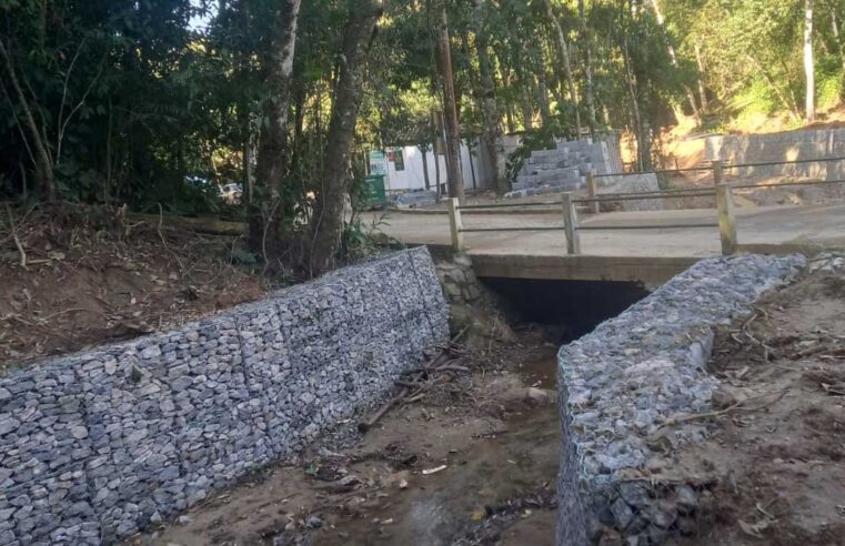 Ilhabela realiza obras de contenção e drenagem em pontos estratégicos