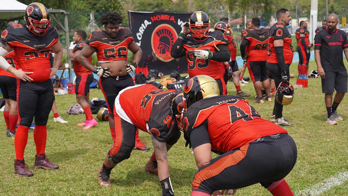 Campeonato Brasileiro de Futebol Americano atrai grande público em São Sebastião