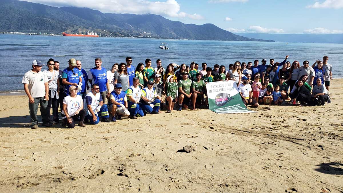 Ilhabela mobiliza comunidade no Dia mundial de Limpeza de Rios e Praias e retira cerca de 230kg de lixo do meio ambiente