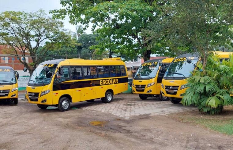 Secretaria de Educação de Ilhabela recebe quatro novos ônibus escolares