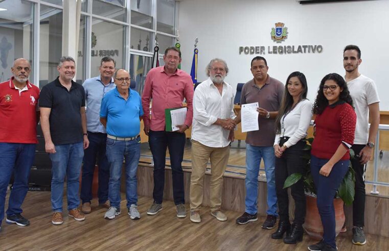 Ilhabela entrega projeto da Lei Orçamentária Anual com investimento superior a R$ 1 bi à Câmara de Vereadores