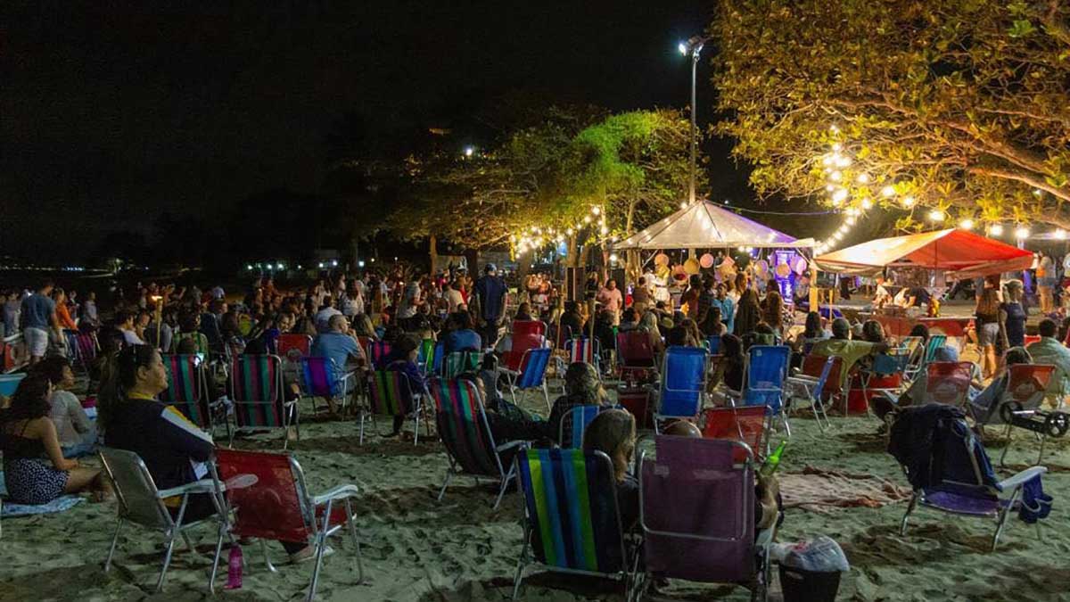 São Sebastião realiza 5ª edição do Luau na praia do Arrastão