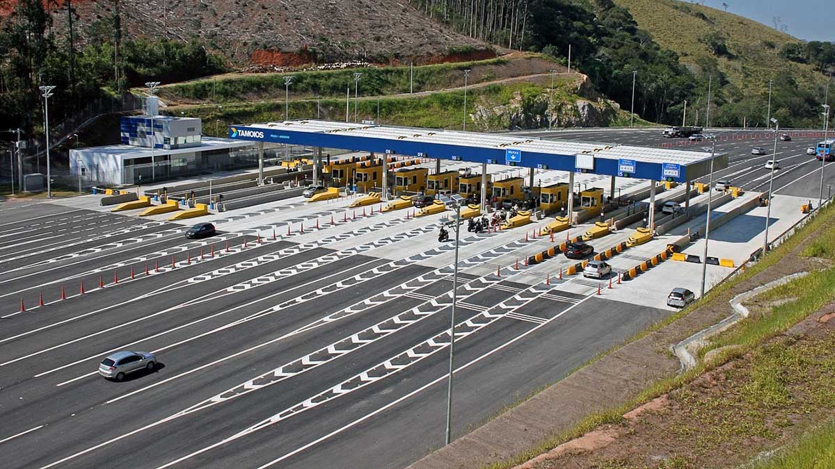 Rodovia dos Tamoios espera 213 mil veículos com operação especial de Ano Novo