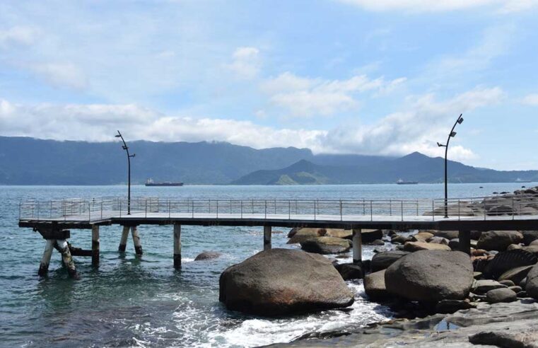 Obra do píer do Cabaraú em Ilhabela é concluída com piso metálico de plataforma de petróleo e iluminação em LED