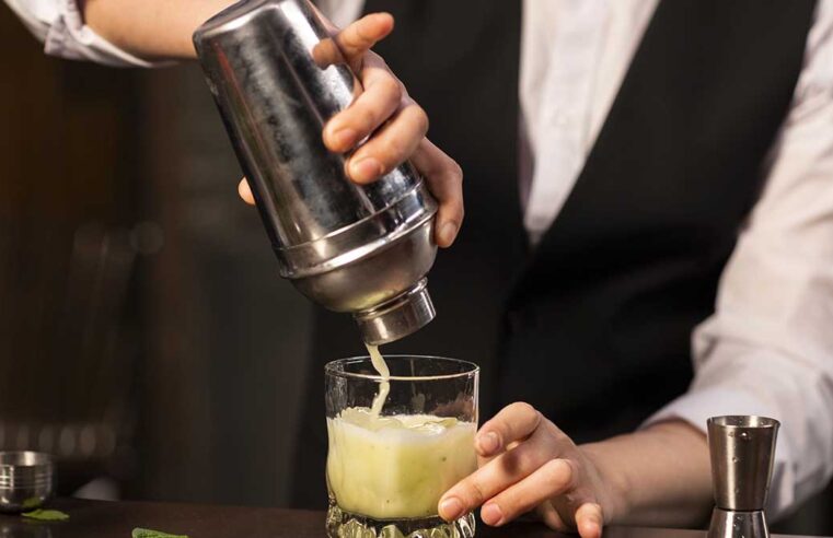 Continuam abertas pré-inscrições para curso gratuito de Bartender em Ilhabela