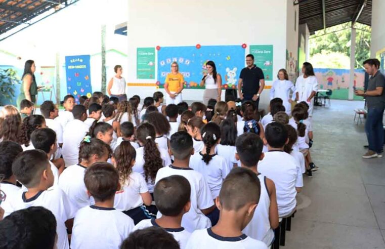 Prefeitura de Caraguatatuba entrega 11 mil kits de escovação aos alunos da rede municipal