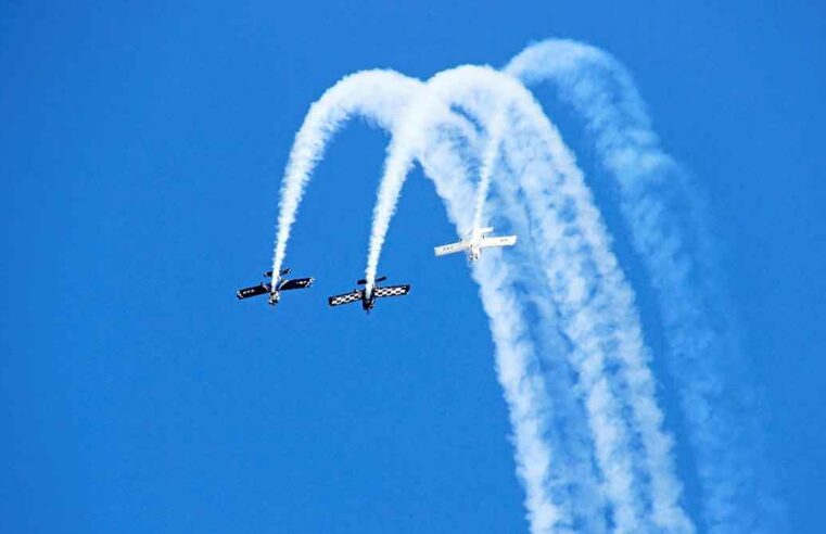 Esquadrilha CEU realiza espetáculo aéreo em São Sebastião neste sábado