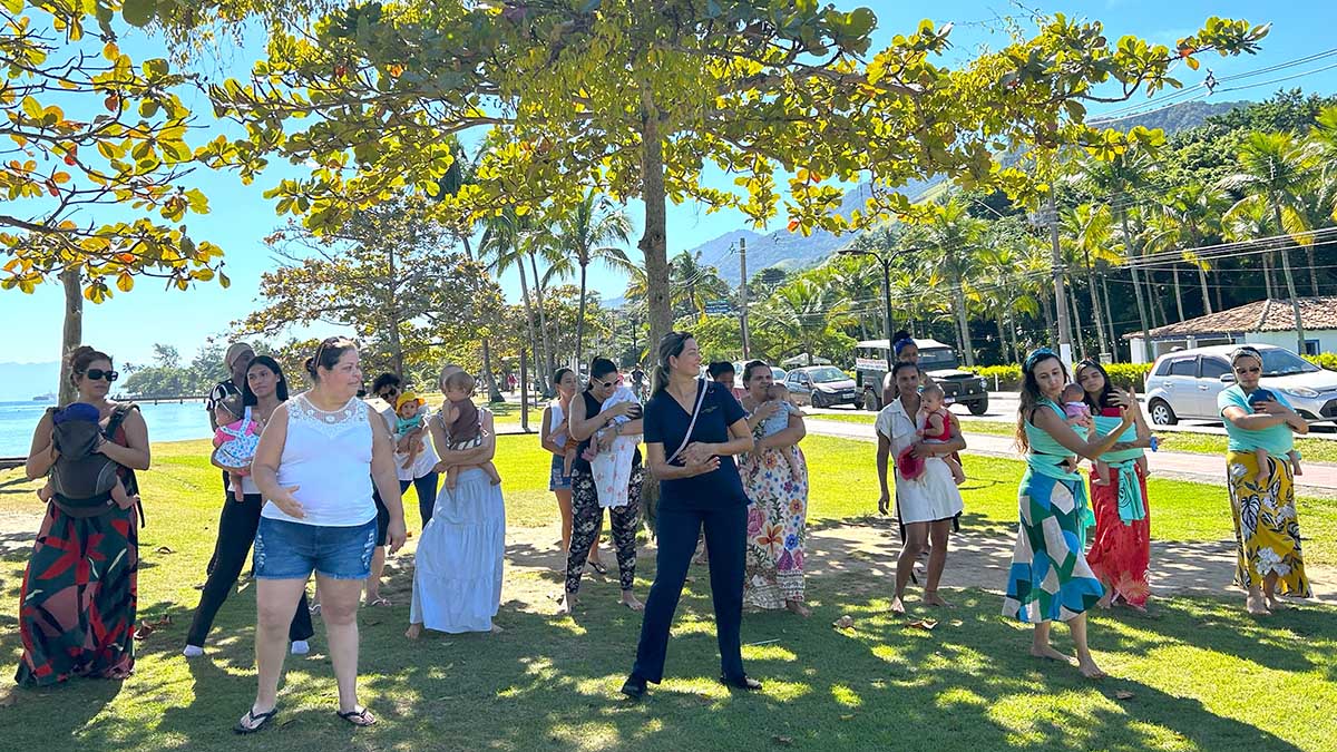 Mães de bebês de colo e gestantes de Ilhabela participam de “Encontro Roda de Mães” promovido pelo CIAMA