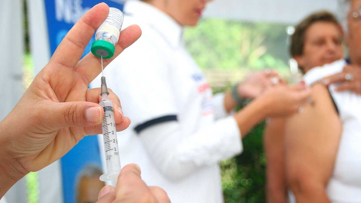 Vacinação contra dengue em Ilhabela alcança mais de 160 adolescentes