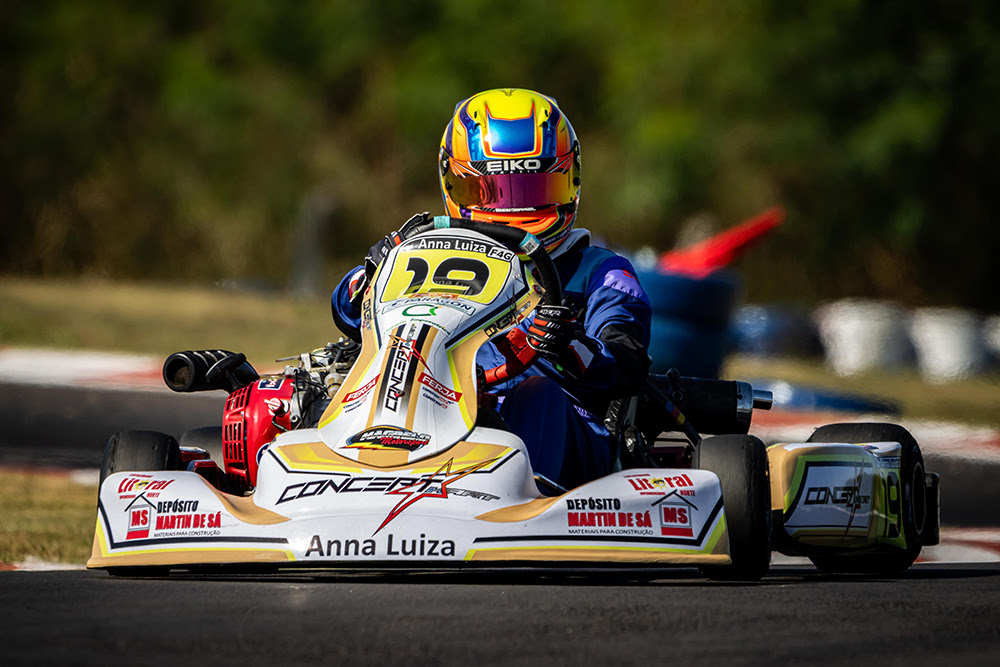 Pilota de Caraguatatuba, Anna Luiza Pimpão recebe homenagem no Troféu Ayrton Senna